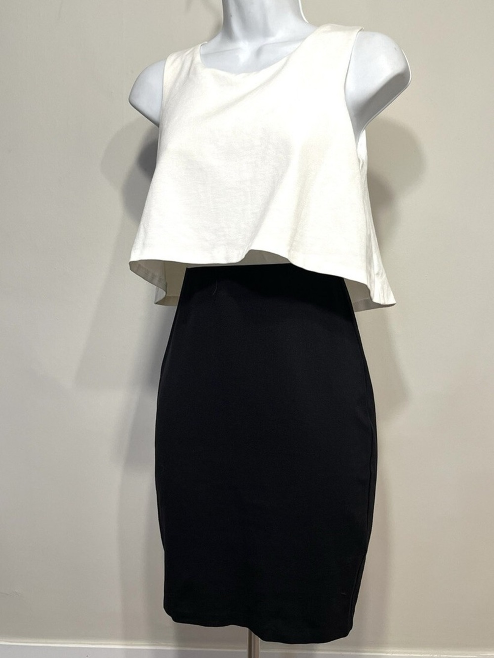 Aqua Black Pencil Skirt — Sleek Tailored Fit